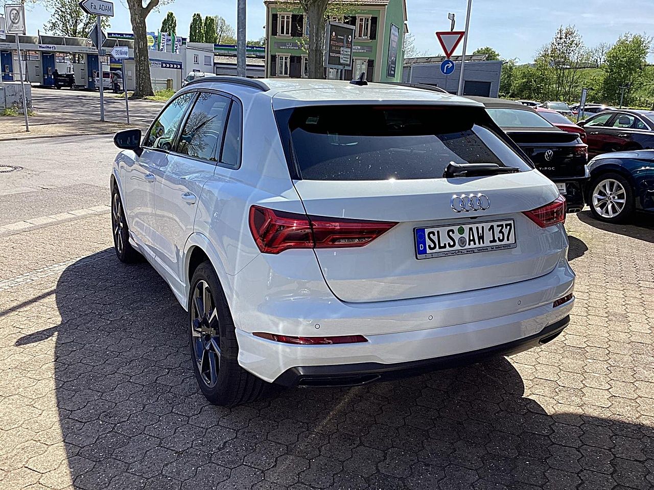 Fahrzeugabbildung Audi Q3 advanced 35 TDI S tronic ACC Navi LED Klima