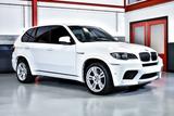 BMW X5M 4.4L V8 Twin Turbo 555HP - weiße BMW X5 M