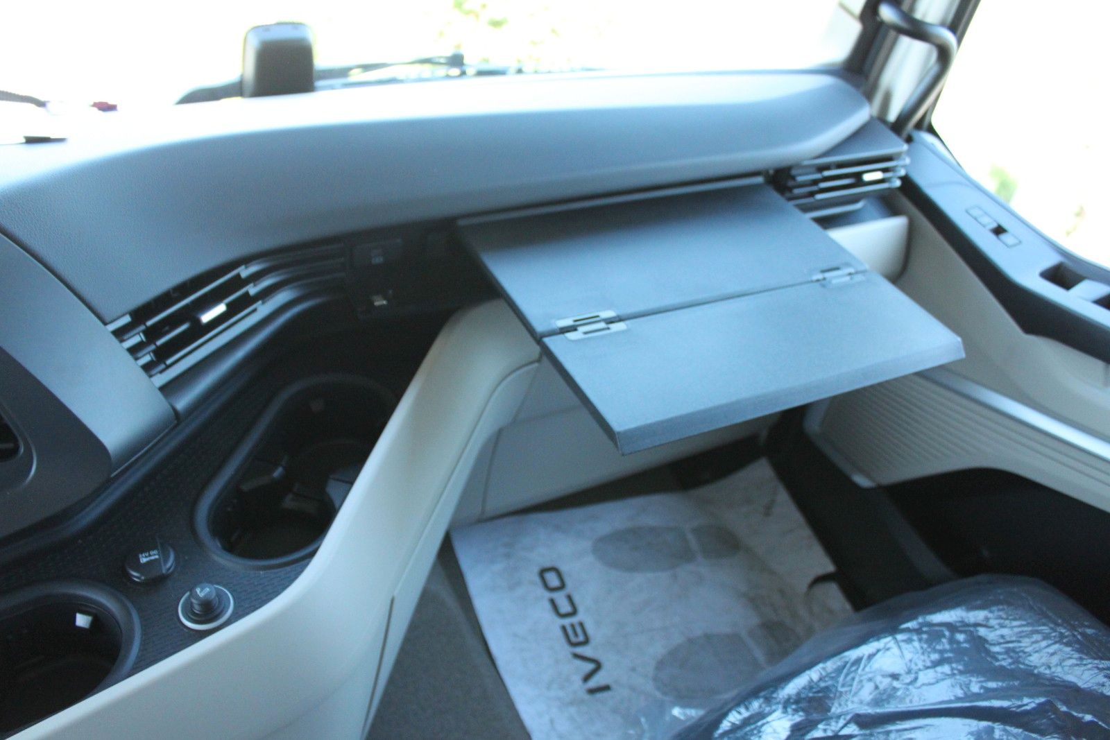 Fahrzeugabbildung Iveco S-Way AS440S46T/FP mit Kipphydraulik