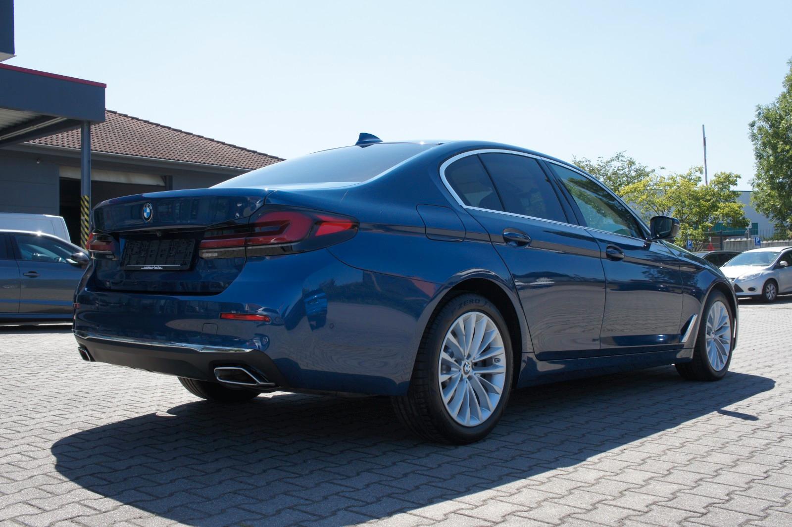 BMW 520d Limousine xDrive Luxury-Line *STANDHZG*