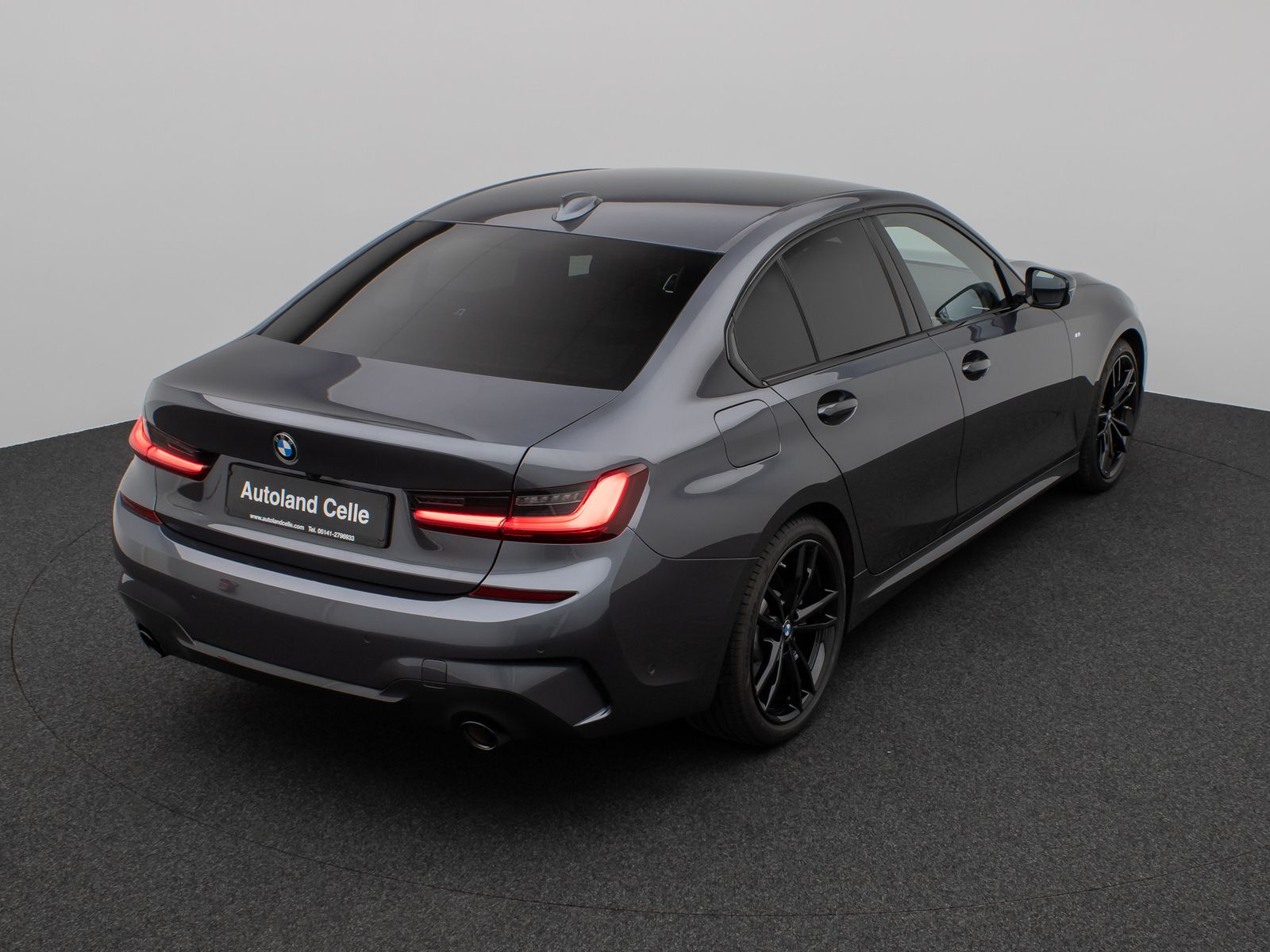 Fahrzeugabbildung BMW 330i xD M Sport Kamera Laser HUD DAB Komfort 19"