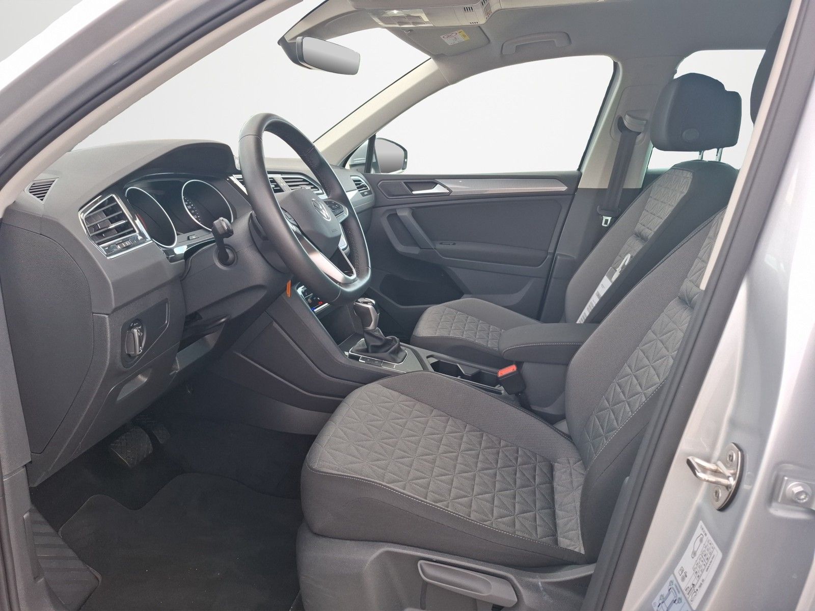 VW Tiguan 1.5 TSI Life DSG / LED / APP-CONNECT / SI - Image 9