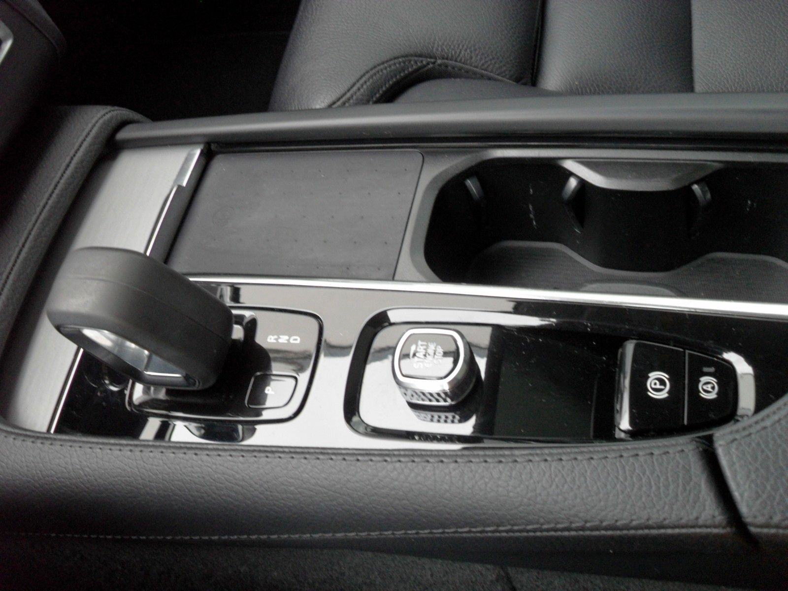 Fahrzeugabbildung Volvo XC90 T8  Inscription Expression