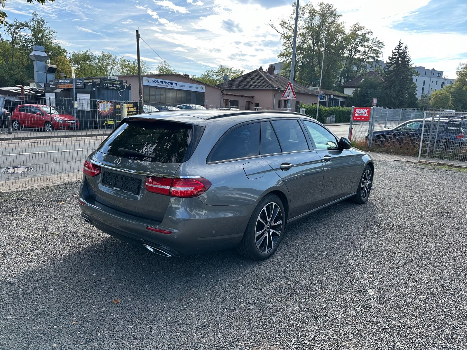 Mercedes-Benz E 220 E T-Modell E 220 d 4Matic Panoramadach imagem 3