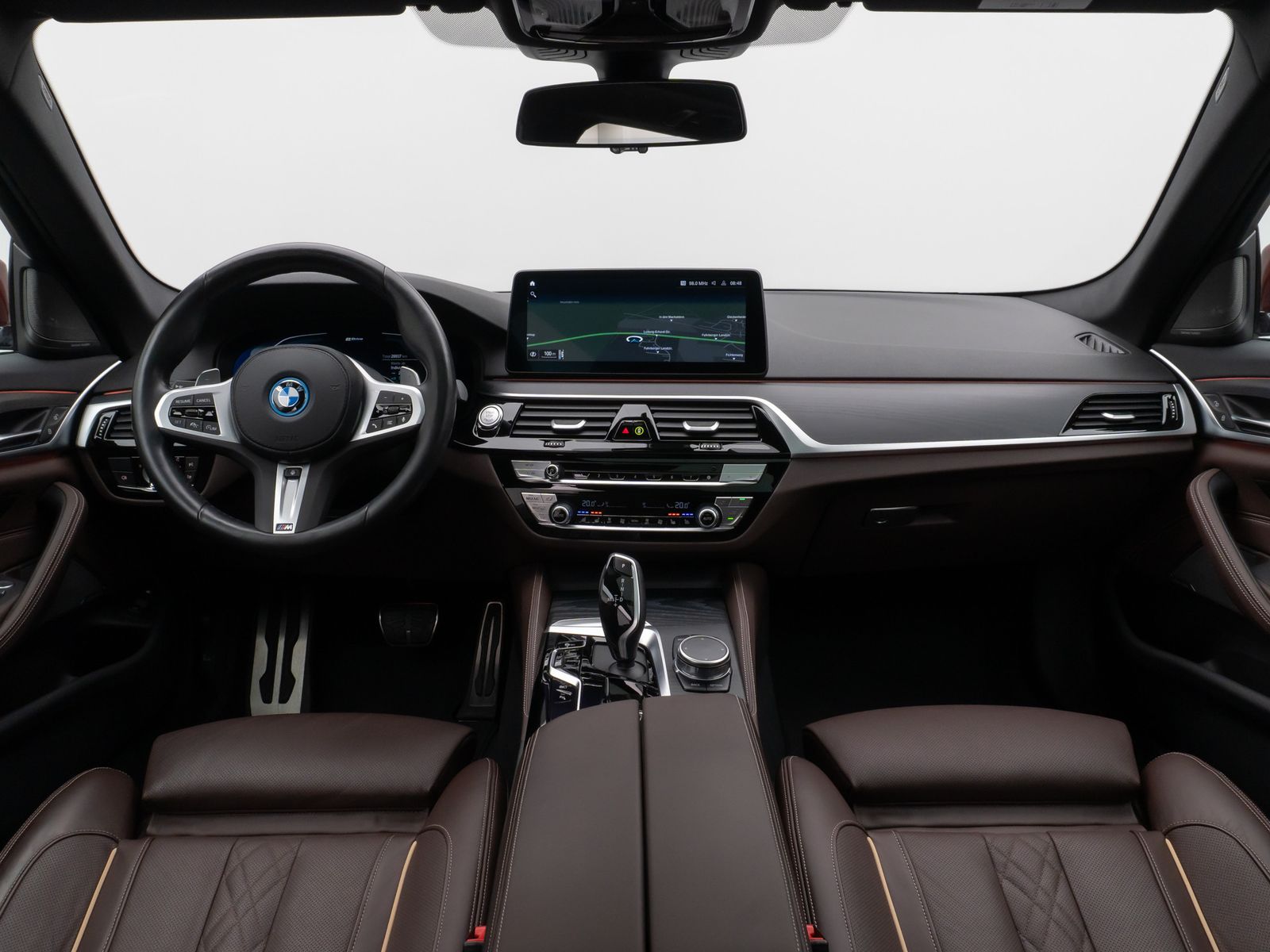 Fahrzeugabbildung BMW 530e M Sport Panorama Kamera HUD DAB H/K AHK 19"