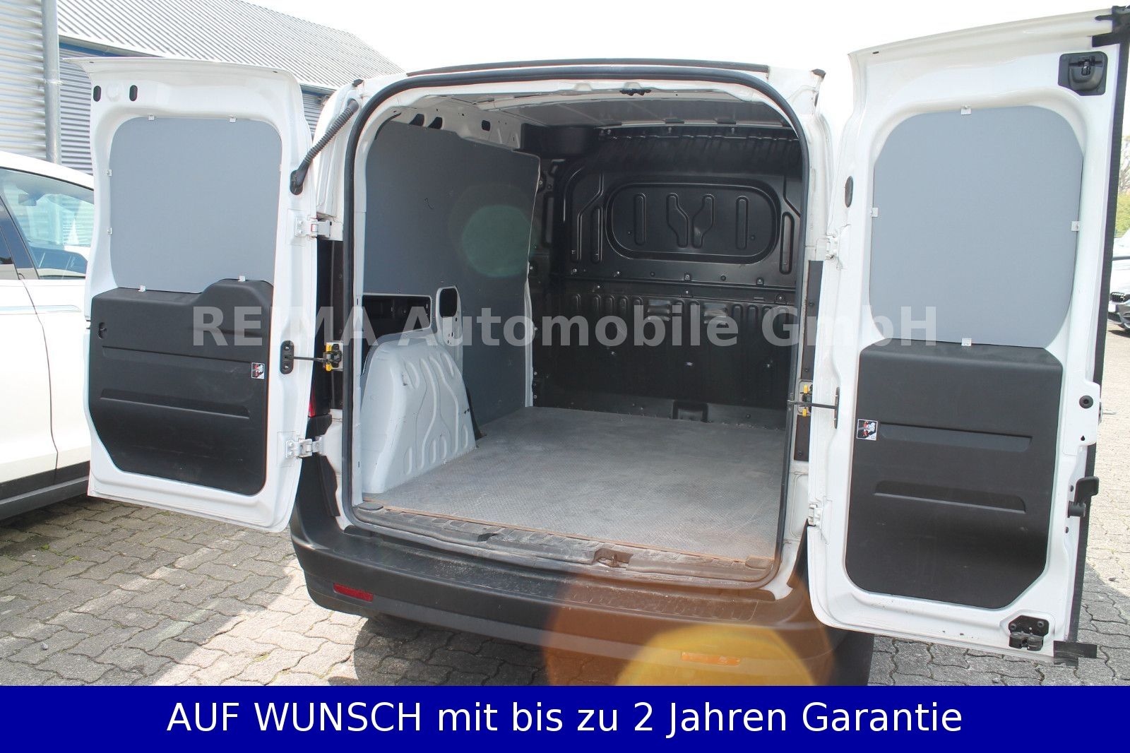 Fahrzeugabbildung Fiat Doblo Doblò SX 1,6 D  Kasten, Klima, Apple Car