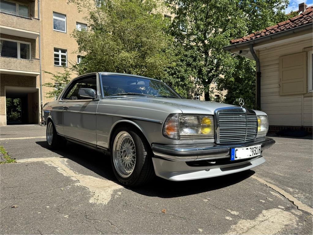 Mercedes-Benz 230