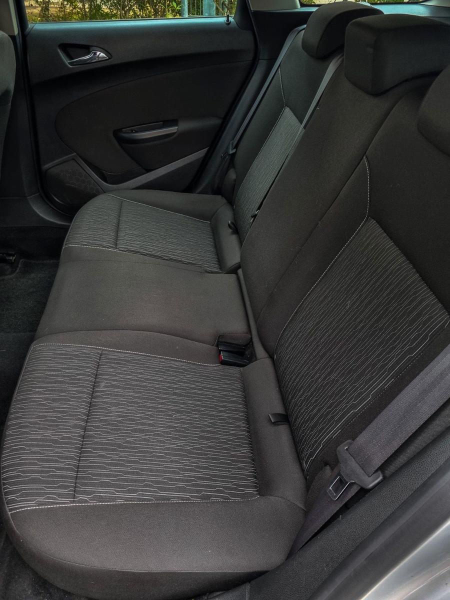 Opel Astra 2014 — photo 7
