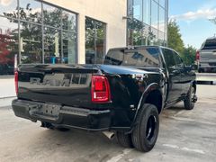 DODGE RAM 3500 Dually Crew Cab Limited 6.7TD HO