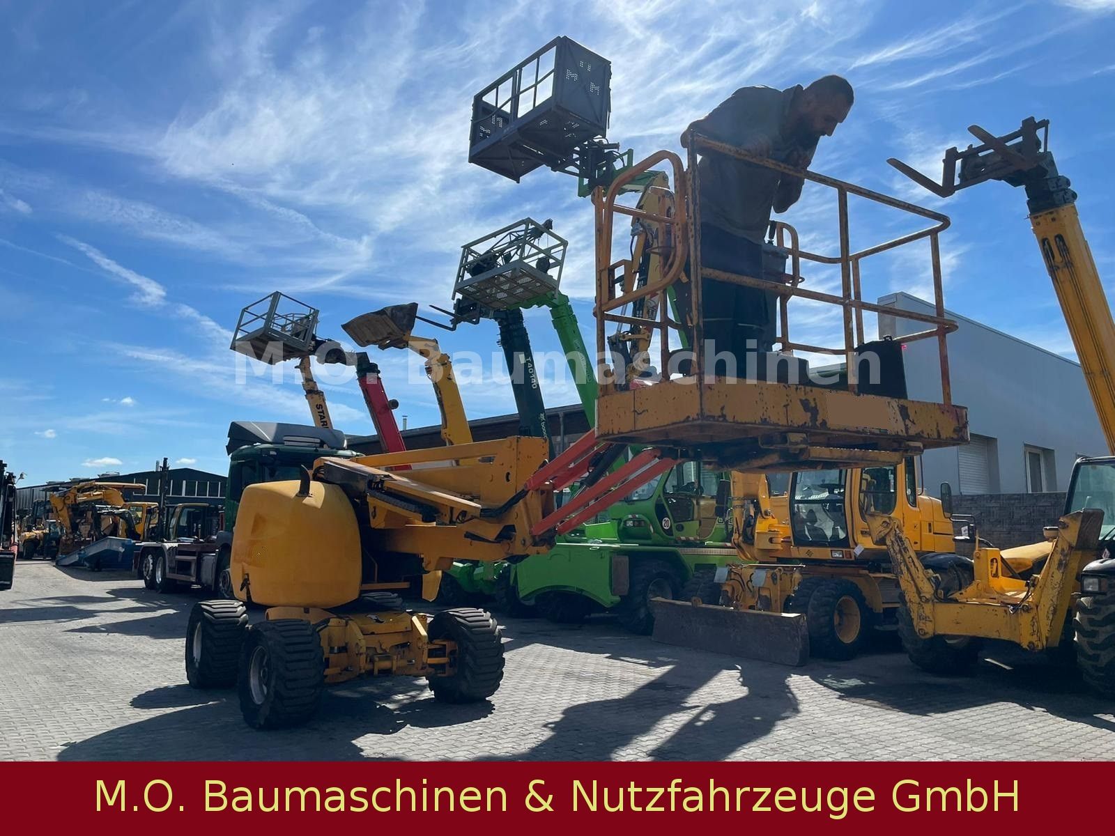 Fahrzeugabbildung JLG 450 AJ / 15,7 m / 4x4 / 230 Kg