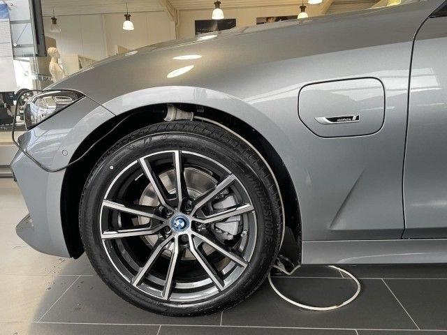 BMW 330e Touring Aut. AHK ParkingAssistant SHZ