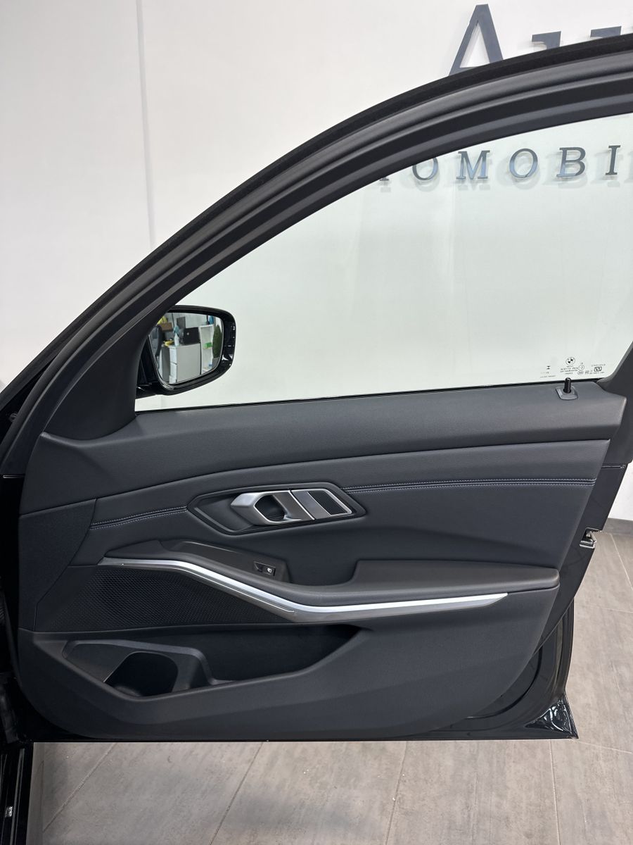 Fahrzeugabbildung BMW 320d Touring M-Sport NAV+LED+ACC+SHZ+VCOCKPIT+PP