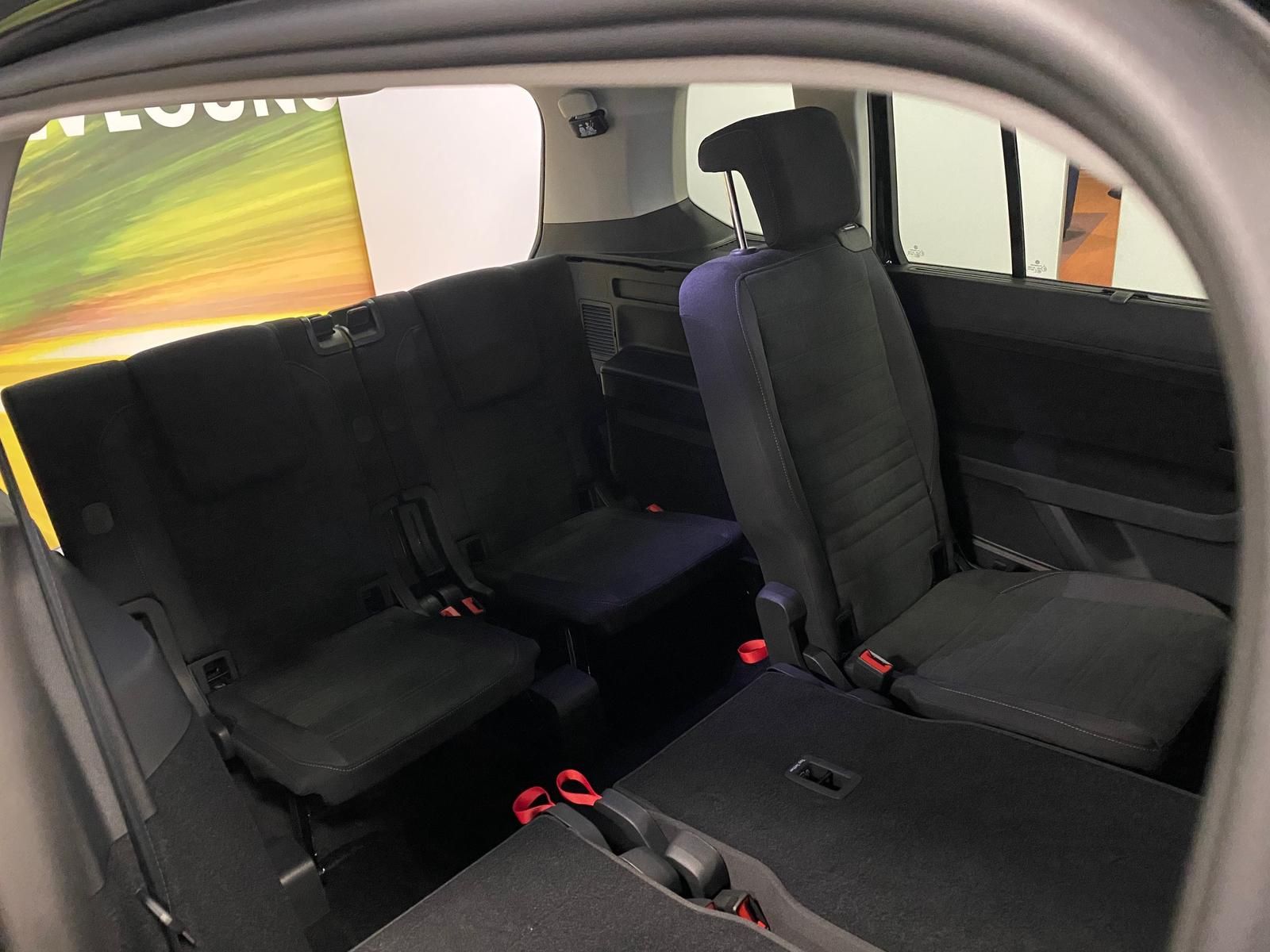 Fahrzeugabbildung Volkswagen Touran 1.5 TSI Comfortline+MATRIX+ACC+TOTWINKEL+
