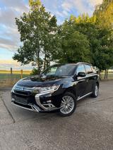 Mitsubishi Outlander PHEV Plus 4WD - Mitsubishi Gebrauchtwagen in Leipzig
