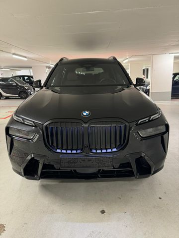 BMW X7 xDrive 40 d M Sport HUD+PANO+CARBON+AHK+H/K