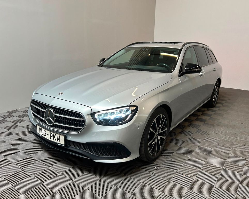 Image of Mercedes-Benz E 220