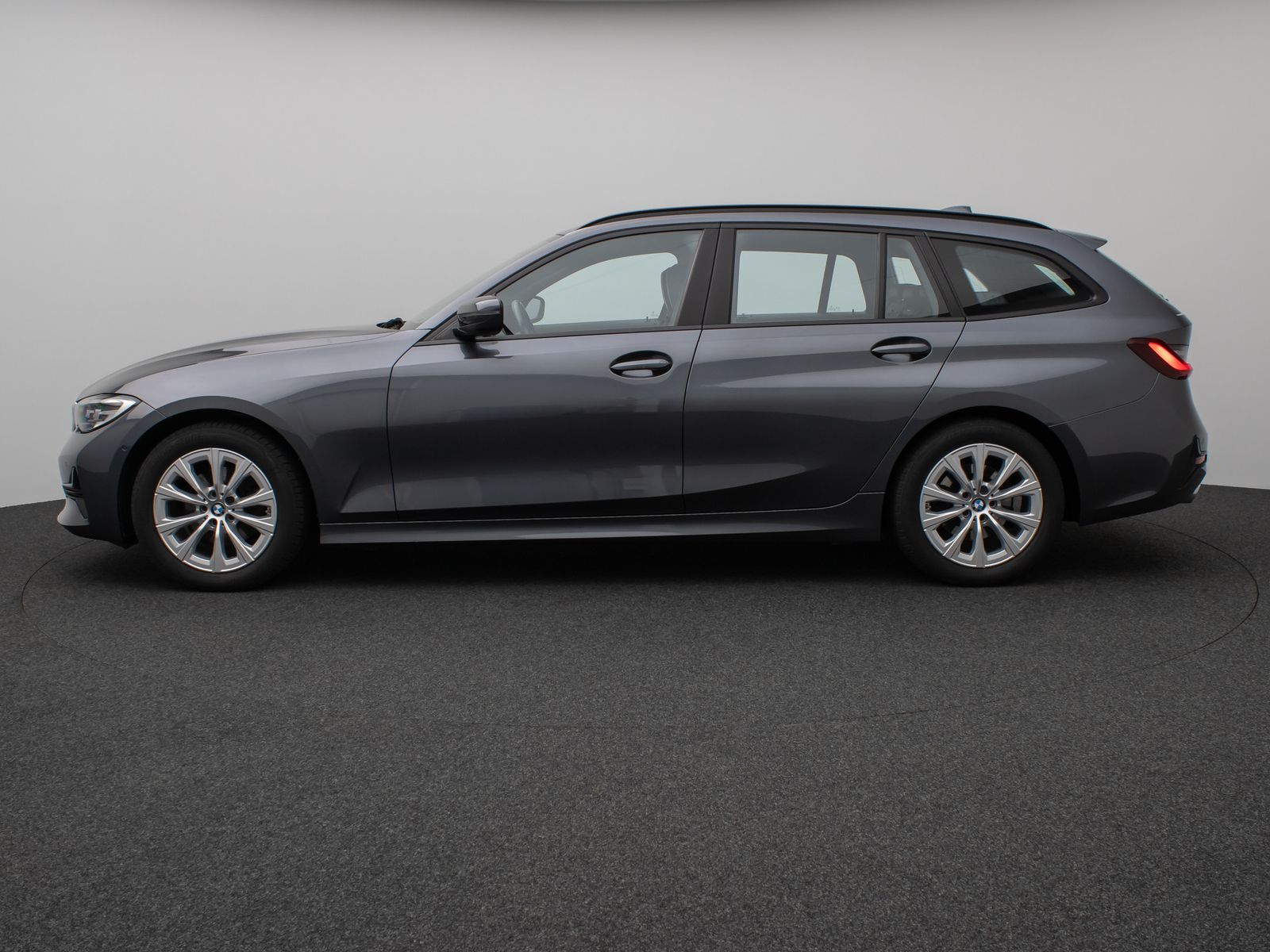 Fahrzeugabbildung BMW 320d DAB HiFi CockPitPro Lordos Alarm PDC Sport
