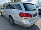 Mercedes-Benz T-Modell E 220 CDI BlueEfficiency Automatik - Mercedes-Benz E 220: Cdi T Modell