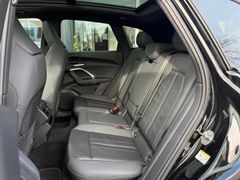 AUDI Q5 2.0 TDI quattro/ EDITION ONE/ 21"/ S-LINE AUDI Q5 2.0 TDI quattro/ EDITION ONE/ 21"/ S-LINE