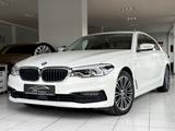 BMW 530e Lim. Sport Line 1.Hand/LED/ACC/HUD/360°Cam - BMW 5 Series: E36