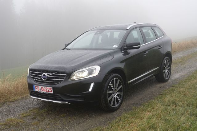 Volvo XC60 D4 AWD Summum /Pano/Kinders./Zahnriemen NEU