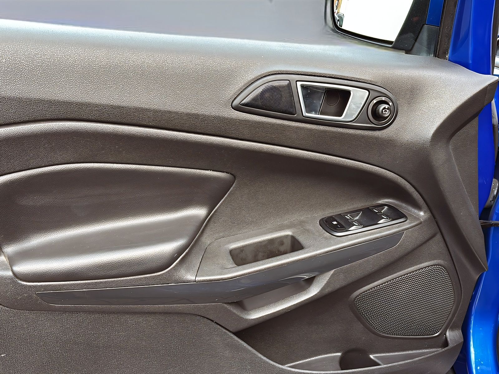 Fahrzeugabbildung Ford EcoSport 1.0 Titanium KLIMAAUT. WINTER PAKET PDC