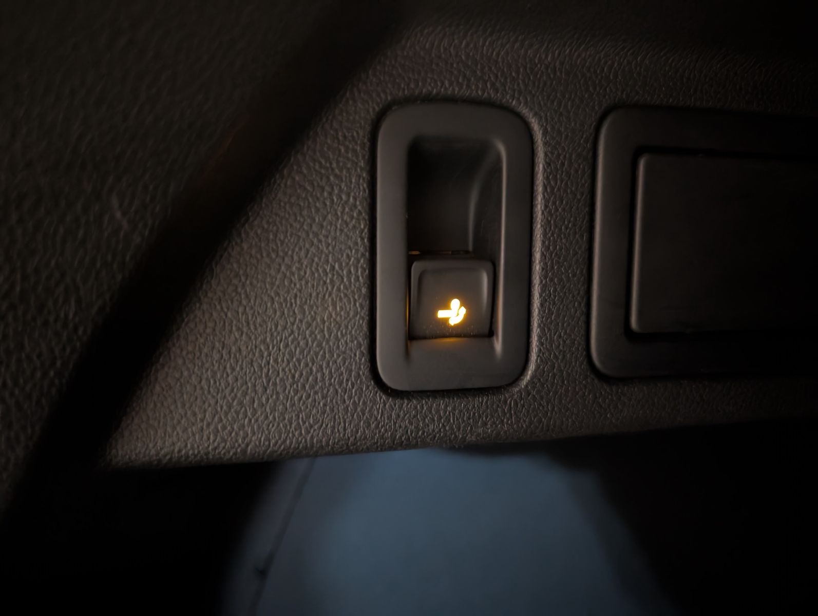 Fahrzeugabbildung Volkswagen Tiguan 2.0TSI R-Line 4M ACC HUD Cam StHz AHK 19"