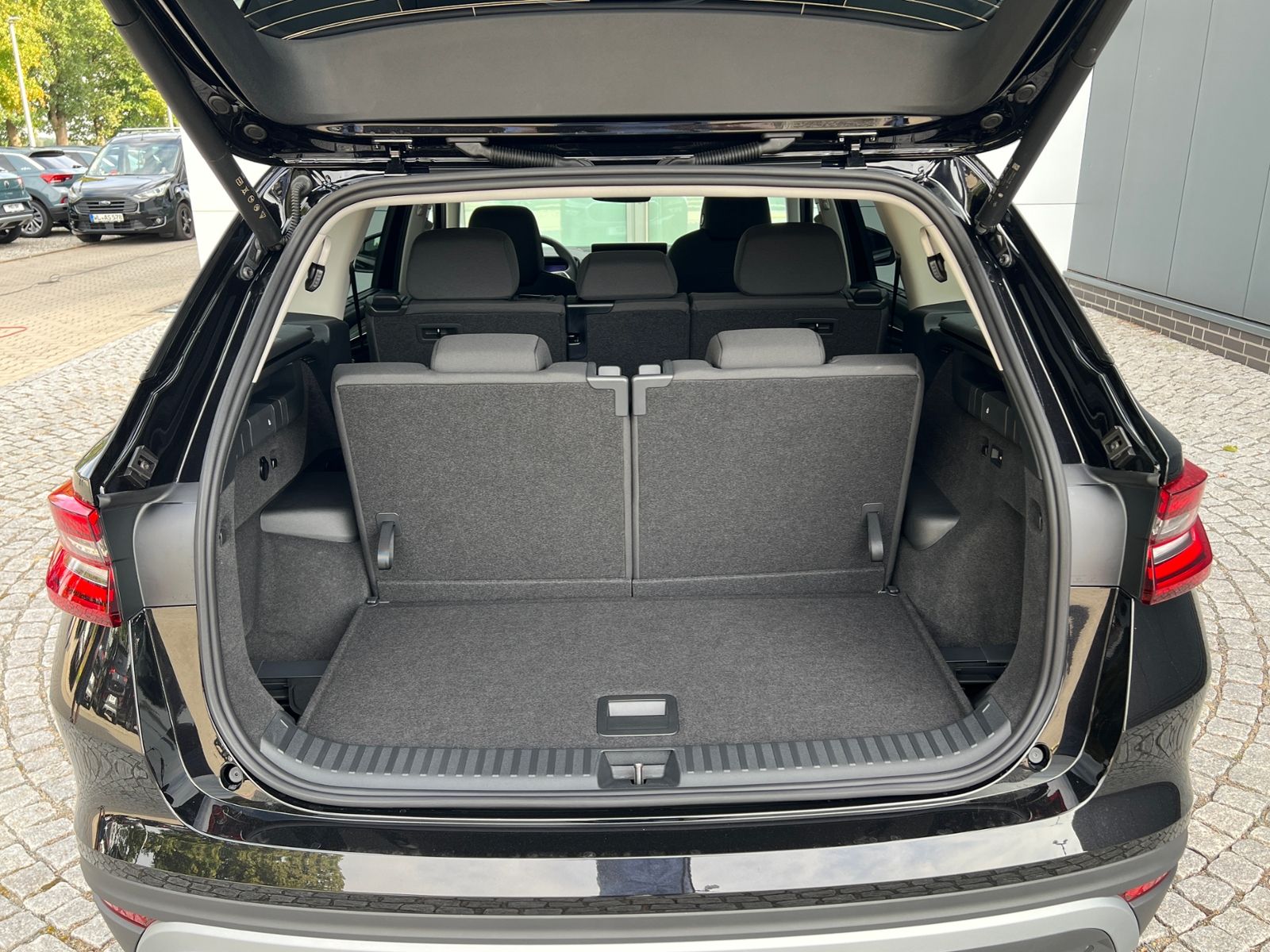 Fahrzeugabbildung SKODA Kodiaq Selection 2.0 TDI DSG *7-Sitzer, AHK, Nav