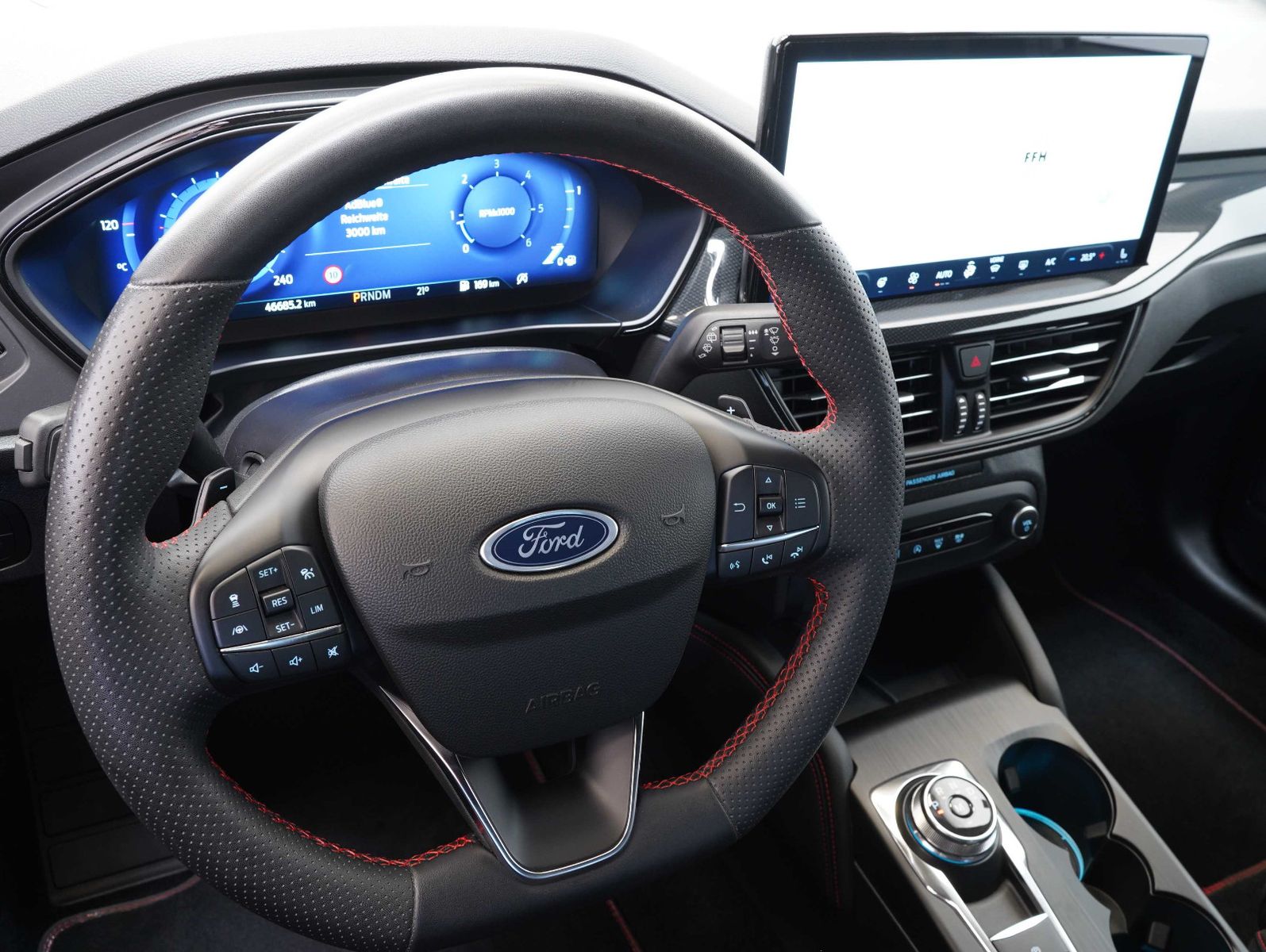 Fahrzeugabbildung Ford Focus Turnier 1.5 EcoBlue ST-Line X LED/ACC/CAM