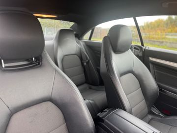 Mercedes E 200 - 11