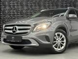 Mercedes-Benz GLA 200 URBAN/VOLL SCHECK/AHK/Bi-XEN/KAM/BREMSAS - gebrauchte Mercedes-Benz GLA 200 aus dem Jahr 2015