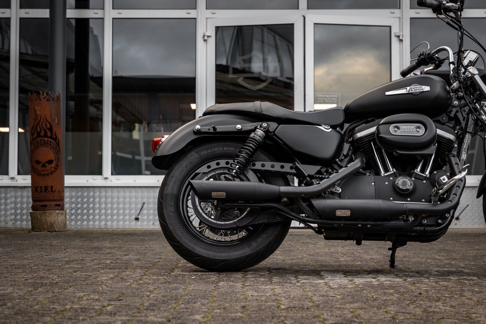 Fahrzeugabbildung Harley-Davidson Sportster XL1200CB Custom Limited - JEKILL&HYDE