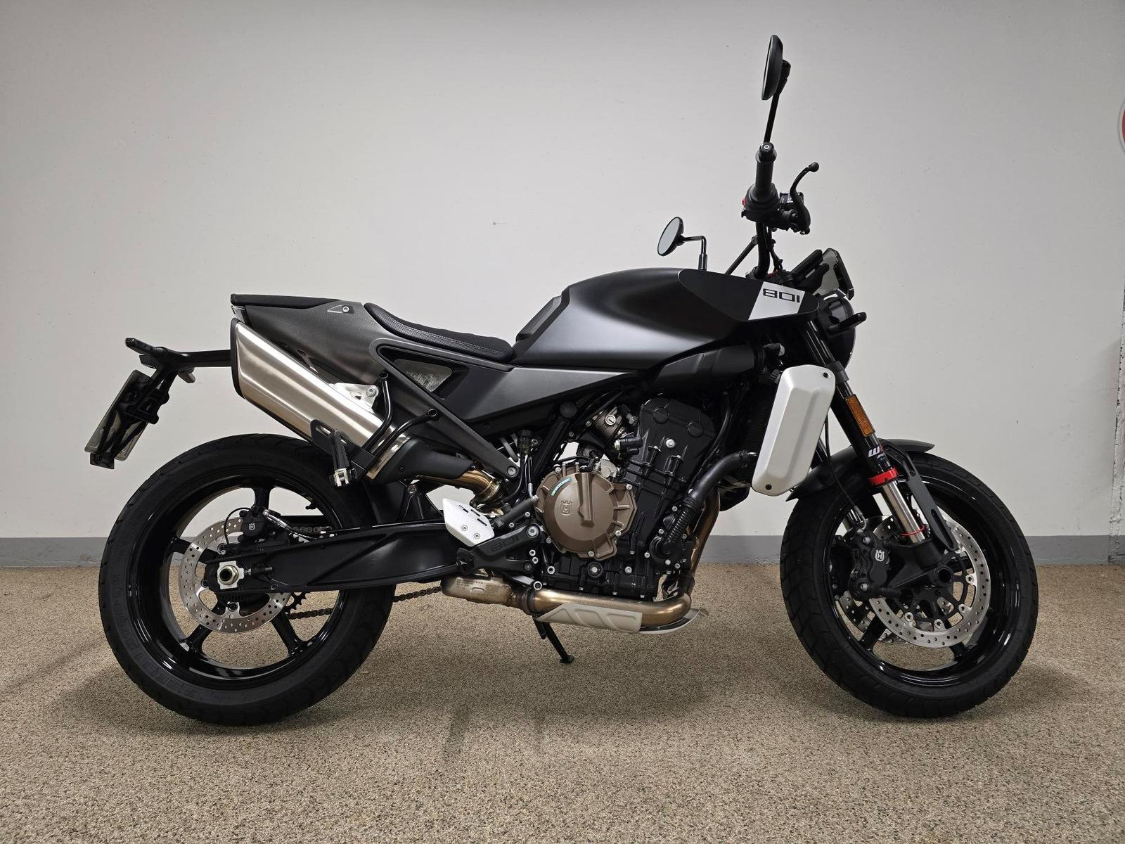 Husqvarna Svartpilen 801 2024