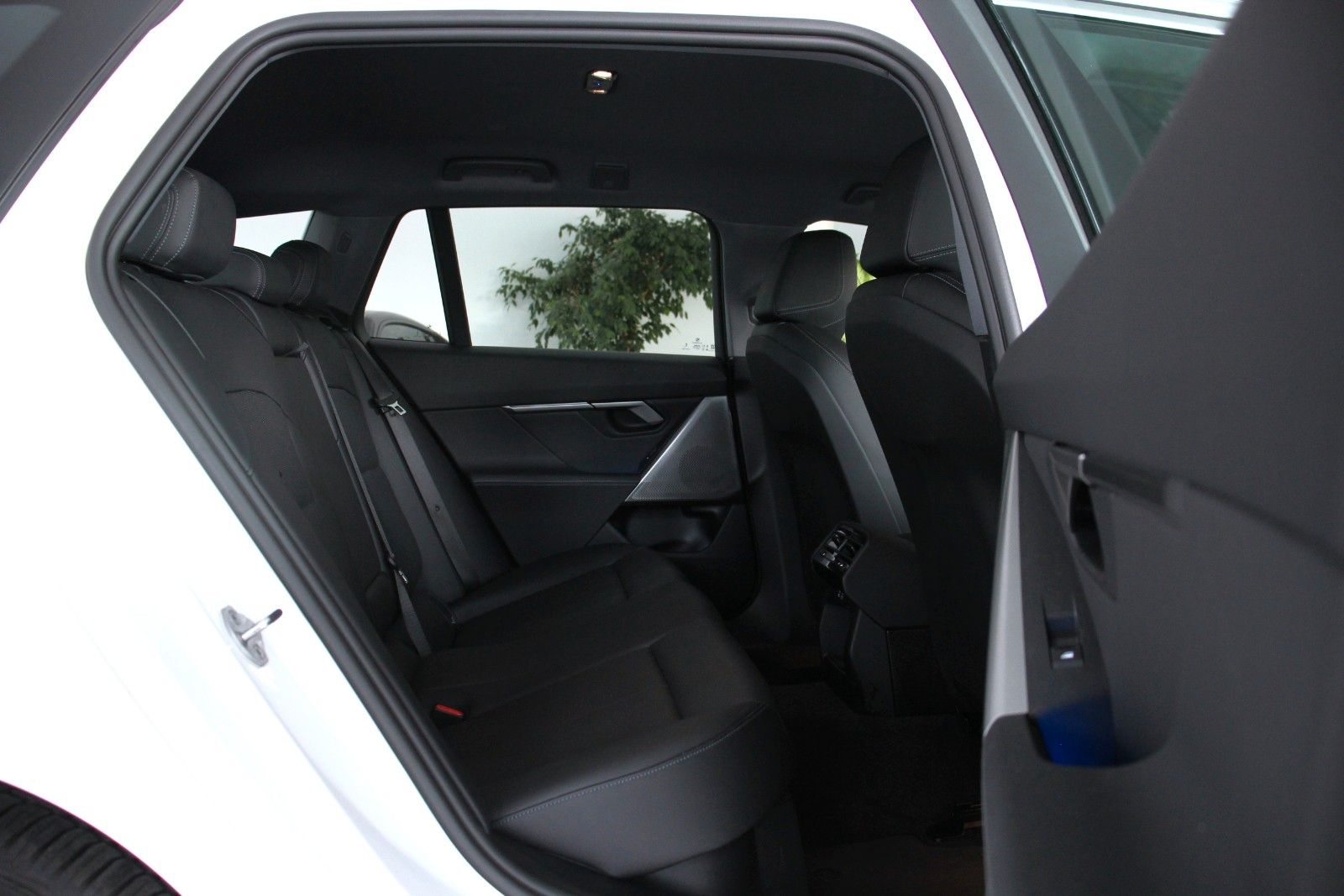 BMW 520d (G61) *A-LED*KAM*SHZ*Ambiente*AppleCP*DAB foto 17