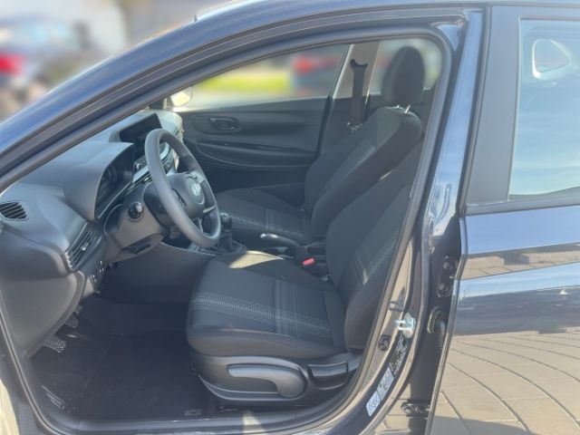 Fahrzeugabbildung Hyundai i20 FL (MY25) Select Navi Kamera PDC Klima uvm.