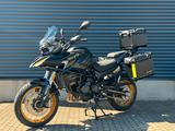 QJ Motor SRT 900 SX, KOFFERSYSTEM, WENIG LAUFLEISTUNG - QJ MOTOR MOTORRAD