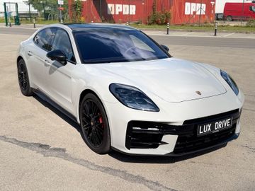 Porsche Panamera - 1