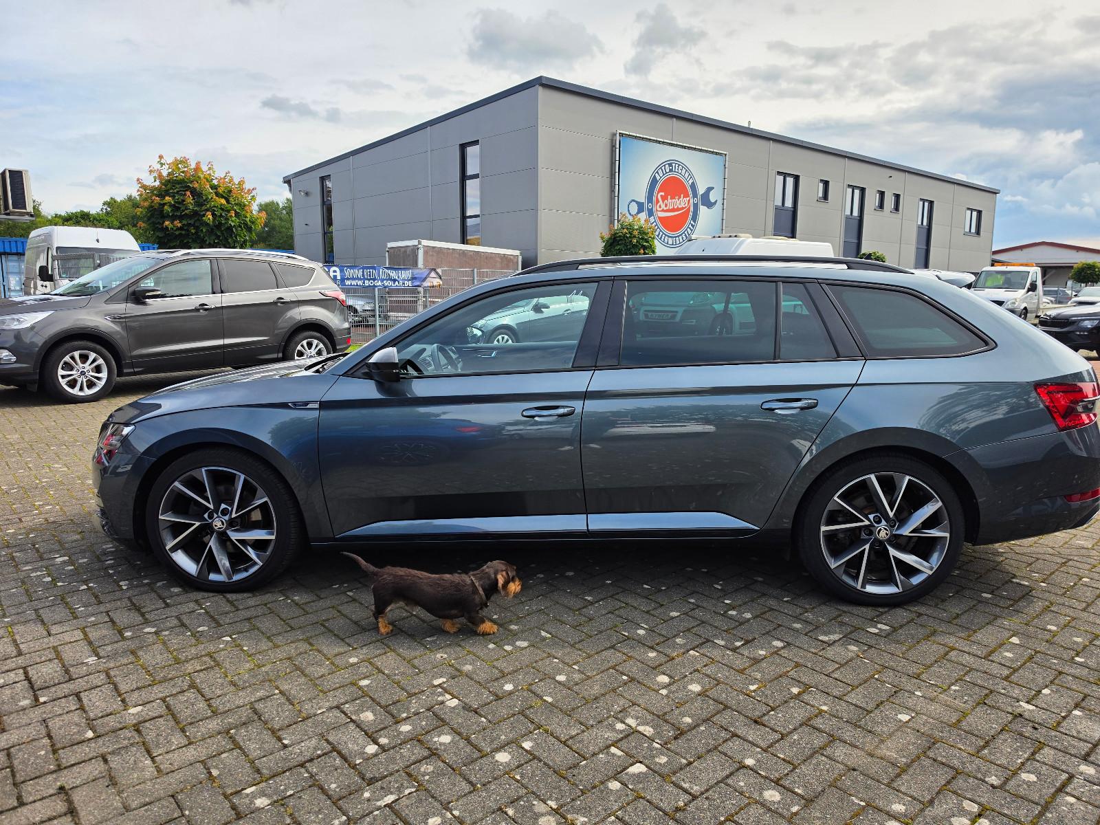 Skoda Superb Combi Sportline NAV KAM ACC SHZ VCP AHK