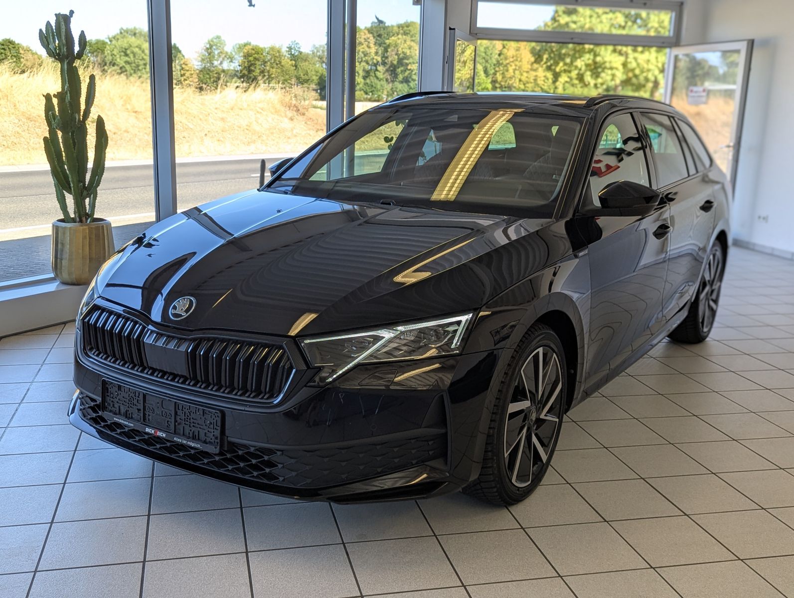 Fahrzeugabbildung SKODA Octavia 2.0 TDI Sportline Canton Matrix Pano 5J