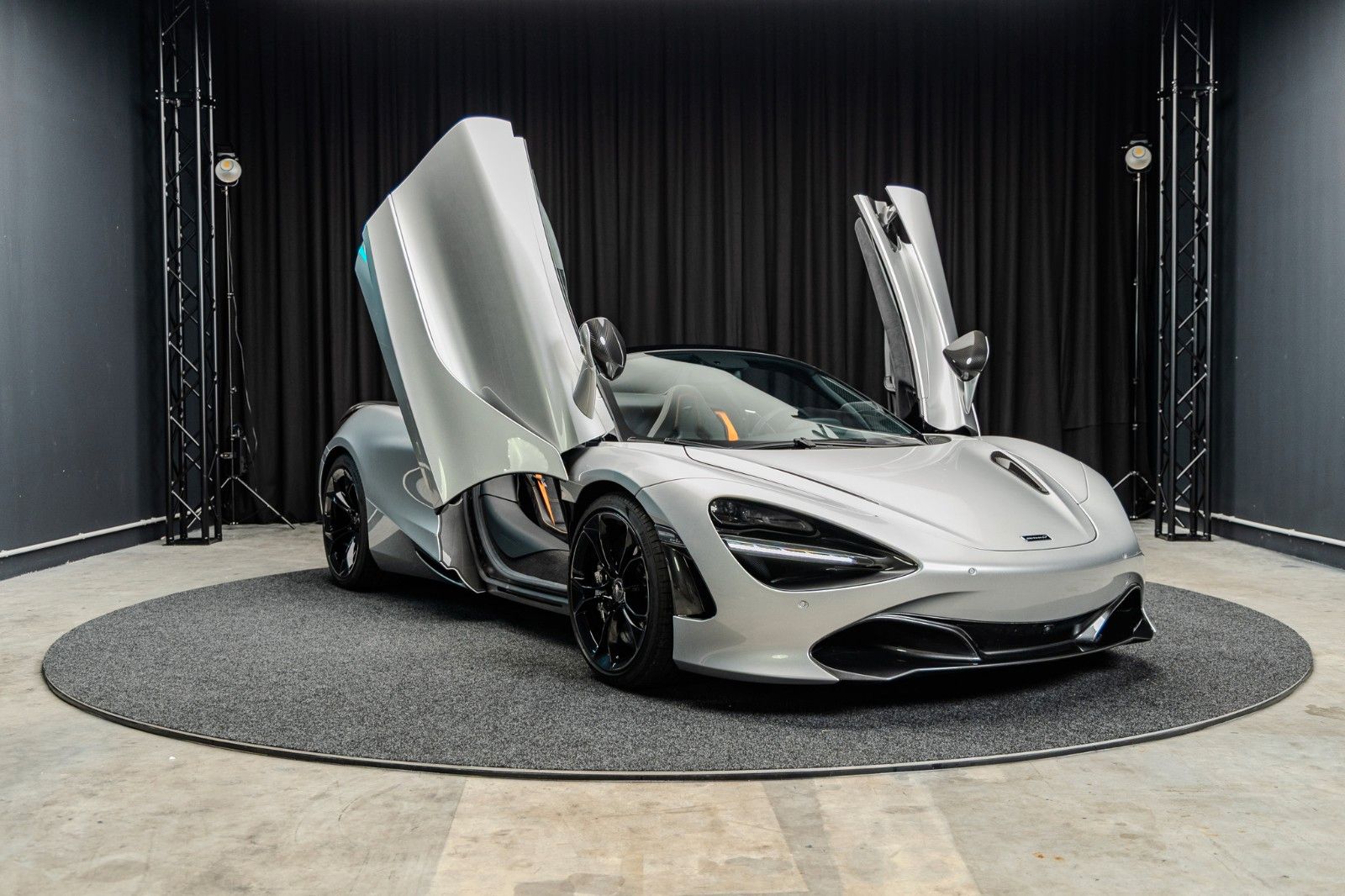 Fahrzeugabbildung McLaren 720S Spider + Scheckheft + Service Neu + Top Zus