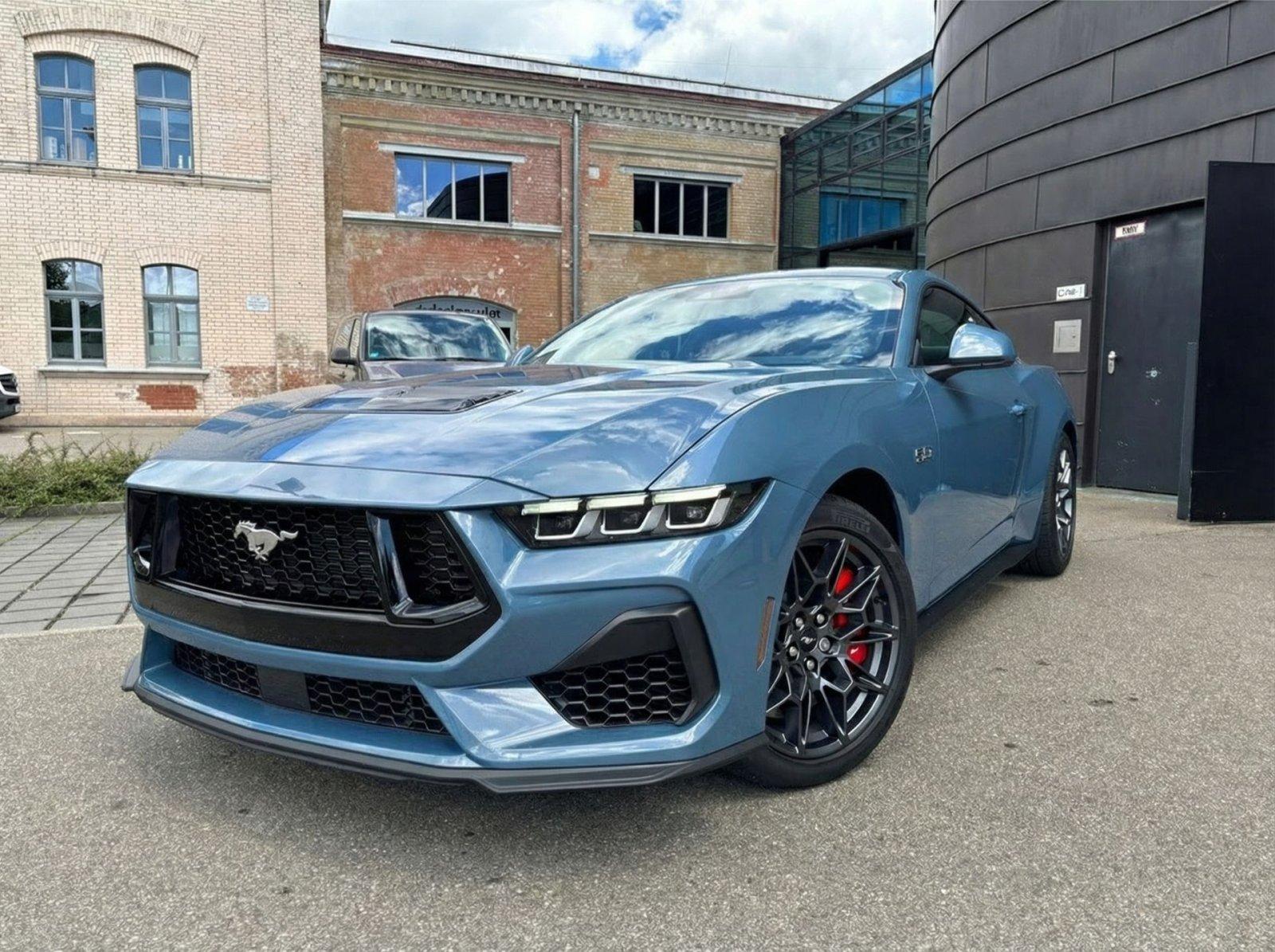 Ford Mustang GT 5.0 Fastback MagneRide/Brembo rot/SOF