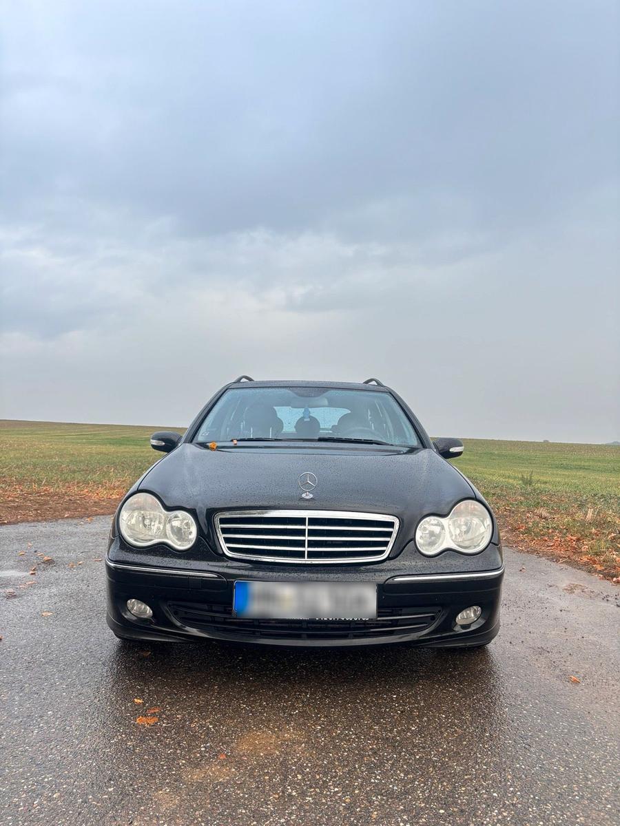 Mercedes-Benz 220 2004 — photo 8