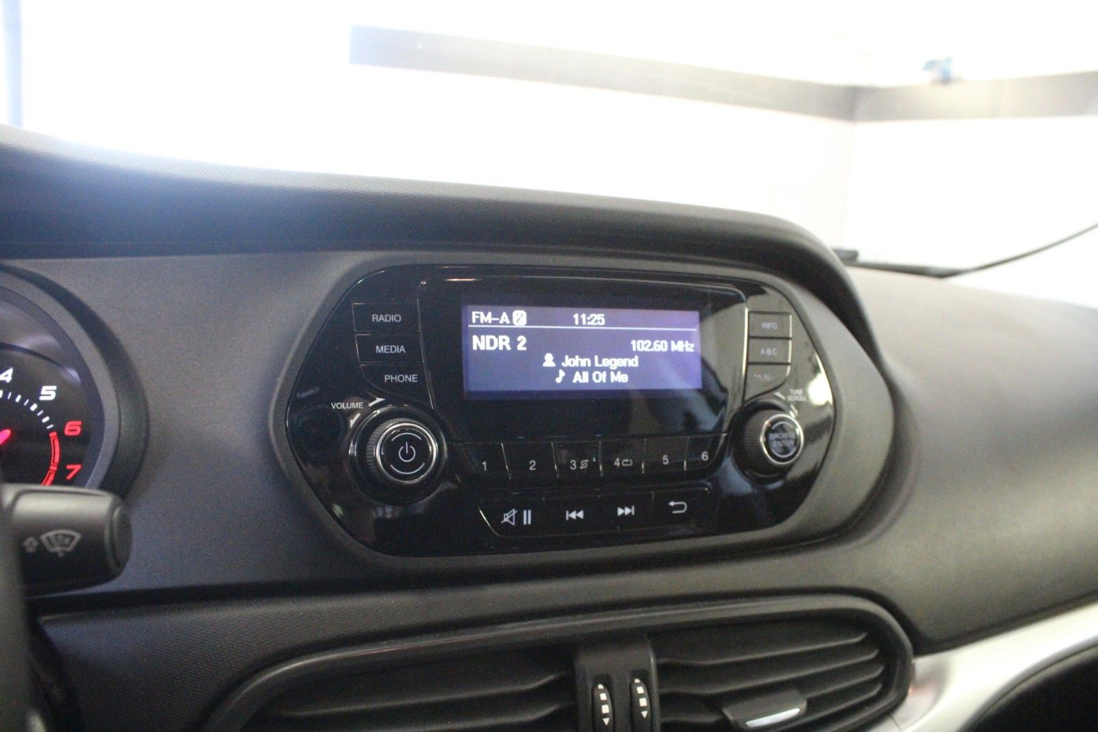 Fahrzeugabbildung Fiat Tipo 1.4   16V Street*5 Türer