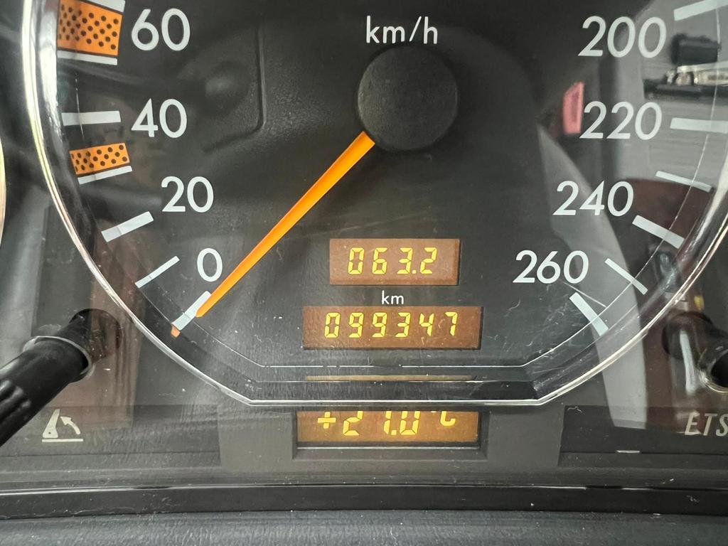 Mercedes-Benz SL 320