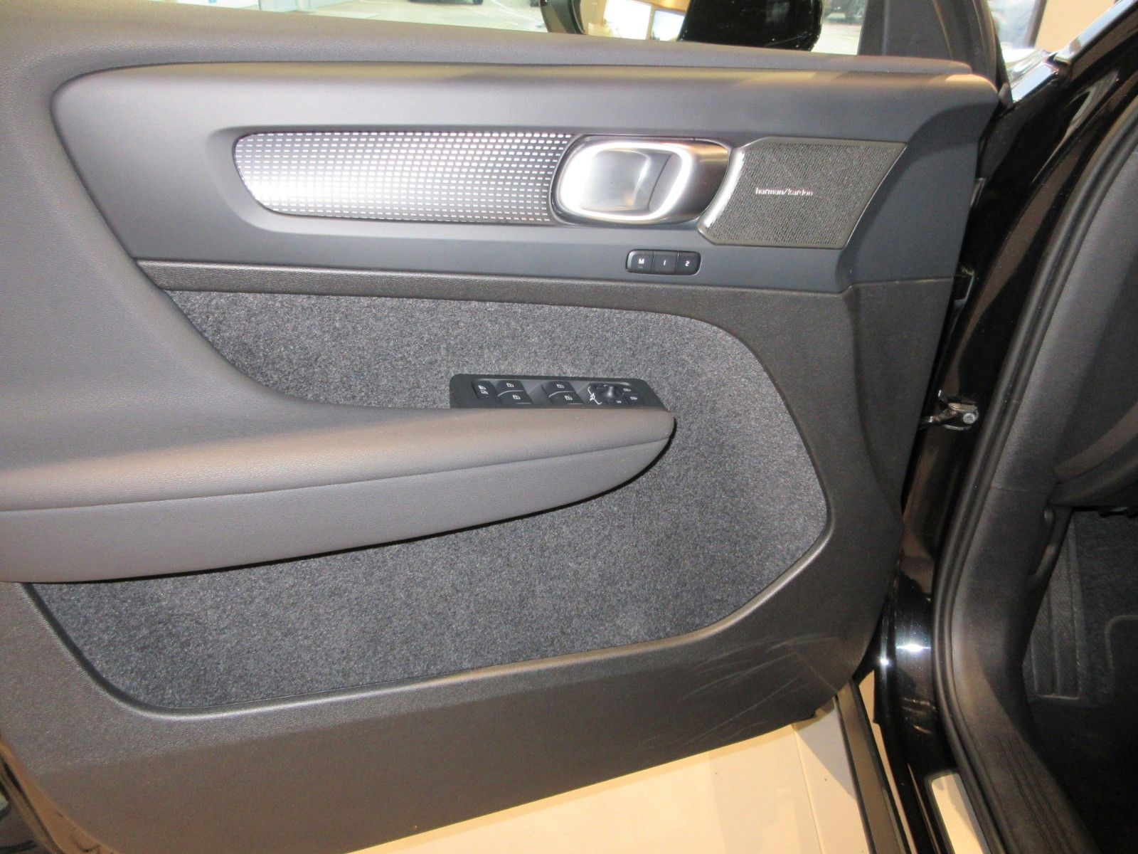 Fahrzeugabbildung Volvo XC 40 B3 Ultra Black Edition | 360° | NS | Navi