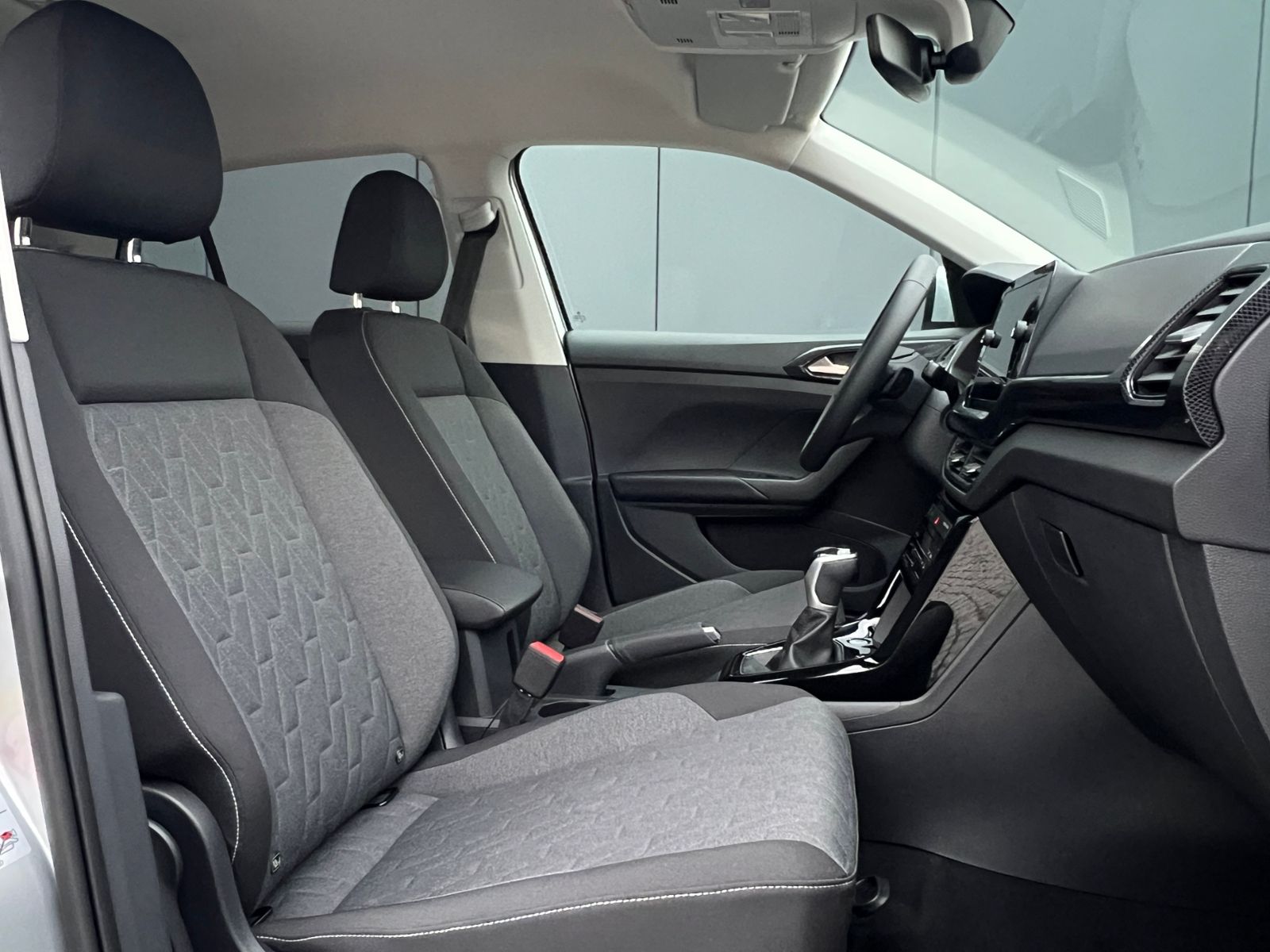 Fahrzeugabbildung Volkswagen T-Cross Life 1.5 TSI DSG *IQ.Light, Ready2Discov