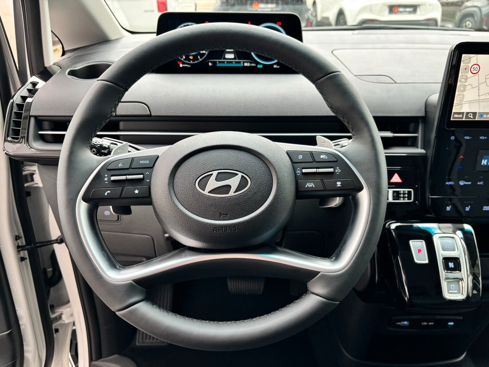 Fahrzeugabbildung Hyundai Staria HEV Trend 225PS Park-/Shuttle-Parket !