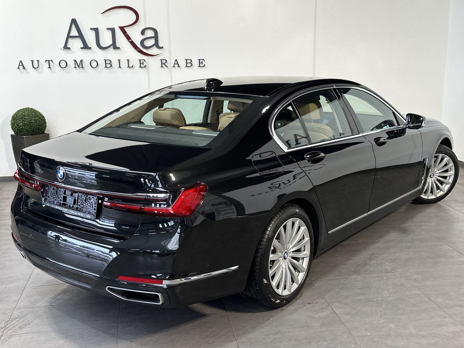 Fahrzeugabbildung BMW 750i xDrive Pure Excellence NAV+LASER+360°+HEAD-
