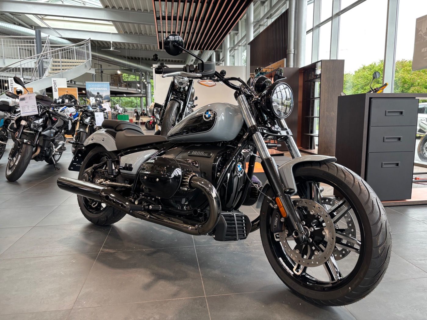 Fahrzeugabbildung BMW R 18 Komfort-Paket, Blacked-Out-Paket