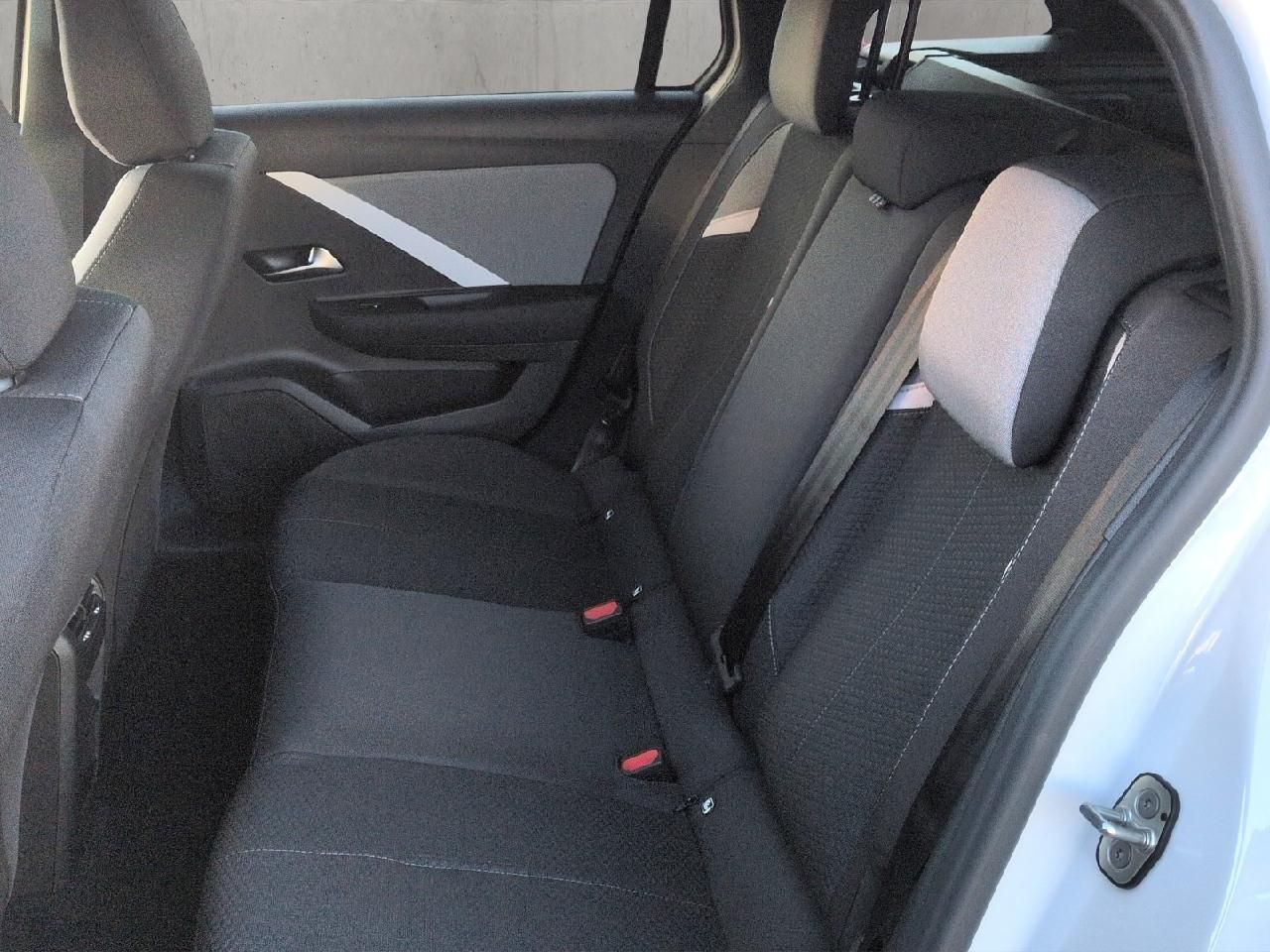 Fahrzeugabbildung Opel Astra ST 1.2T Edition - AHZV, Klimaautom, Sitzhz